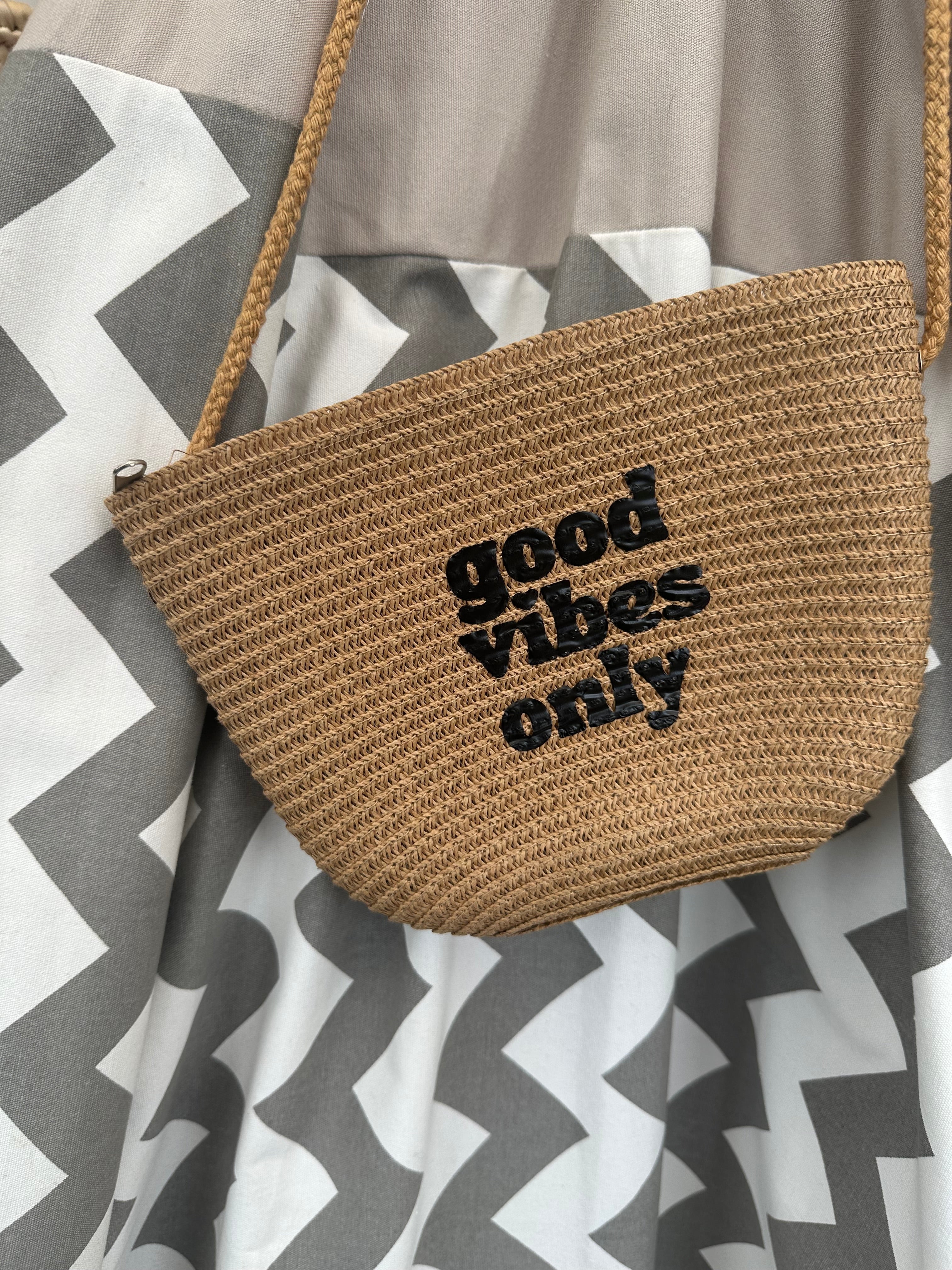 Good vibes only little straw like handbag